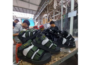 Produsen Sole Sandal Desain Sendiri