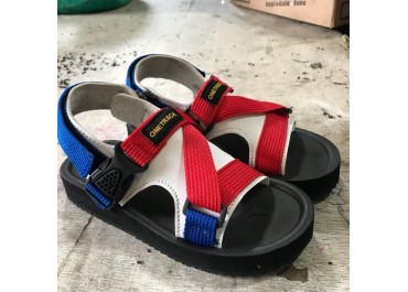 Pembuat Sol Sepatu Fila Desain Sendiri